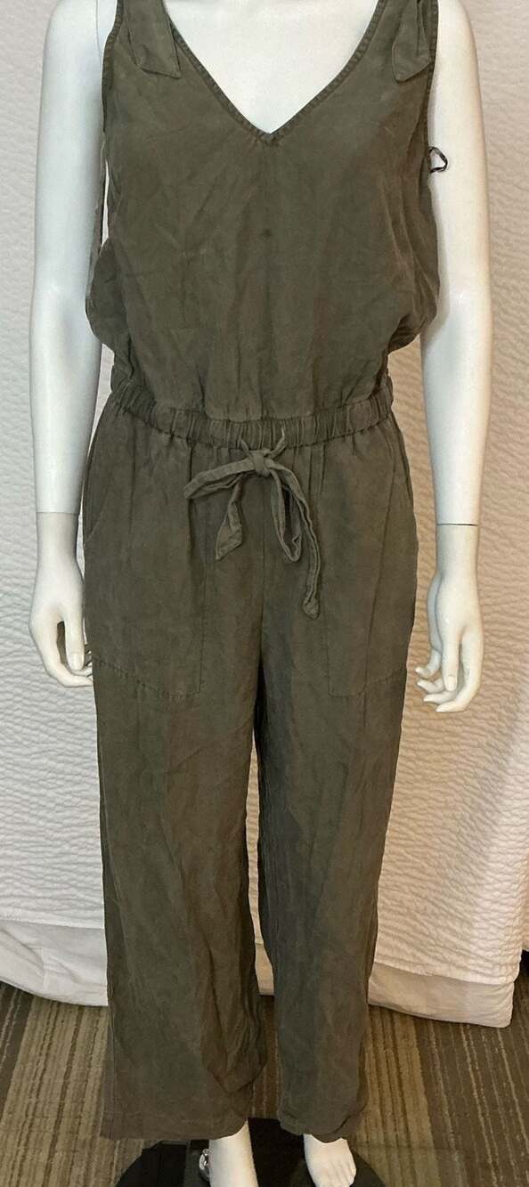 Evereve Dana Jumpsuit Size S Olive Green Tie Shoulder Drawstring